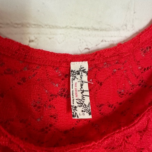 Intimately FP Lace Top Large NWT - Picture 2 of 3